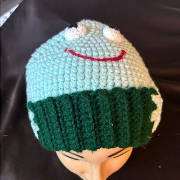 NEW Hand Crocheted Adult Frog Hat - Picture 5 of 10